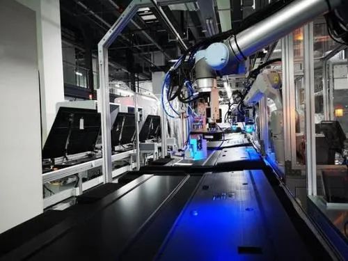 從長虹看中國家電制造業(yè)的轉(zhuǎn)型升級 多媒體技術(shù)的融合與創(chuàng)新之路